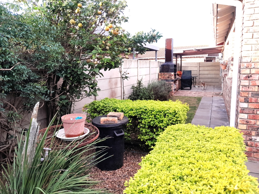 To Let 3 Bedroom Property for Rent in Windsor Park Eastern Cape